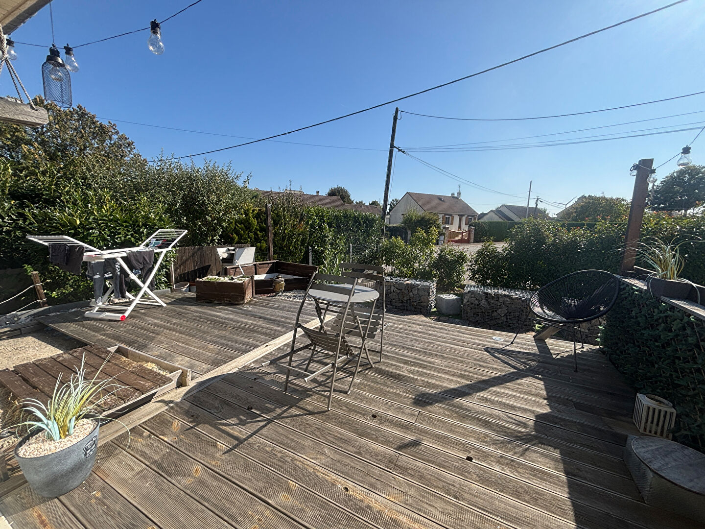 Sous-sol avec atelier et lingerie